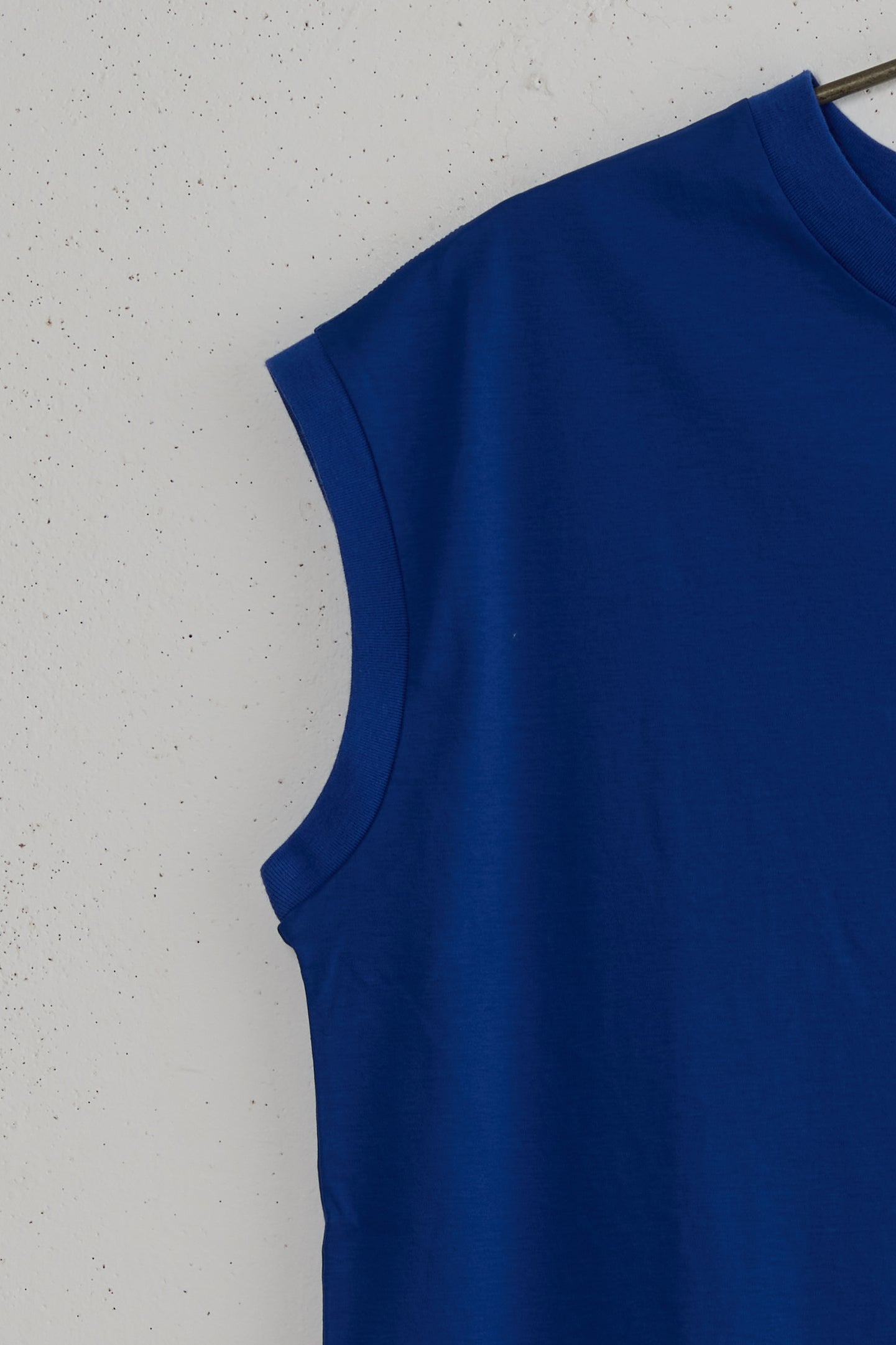 SLEEVELESS PULLOVER C