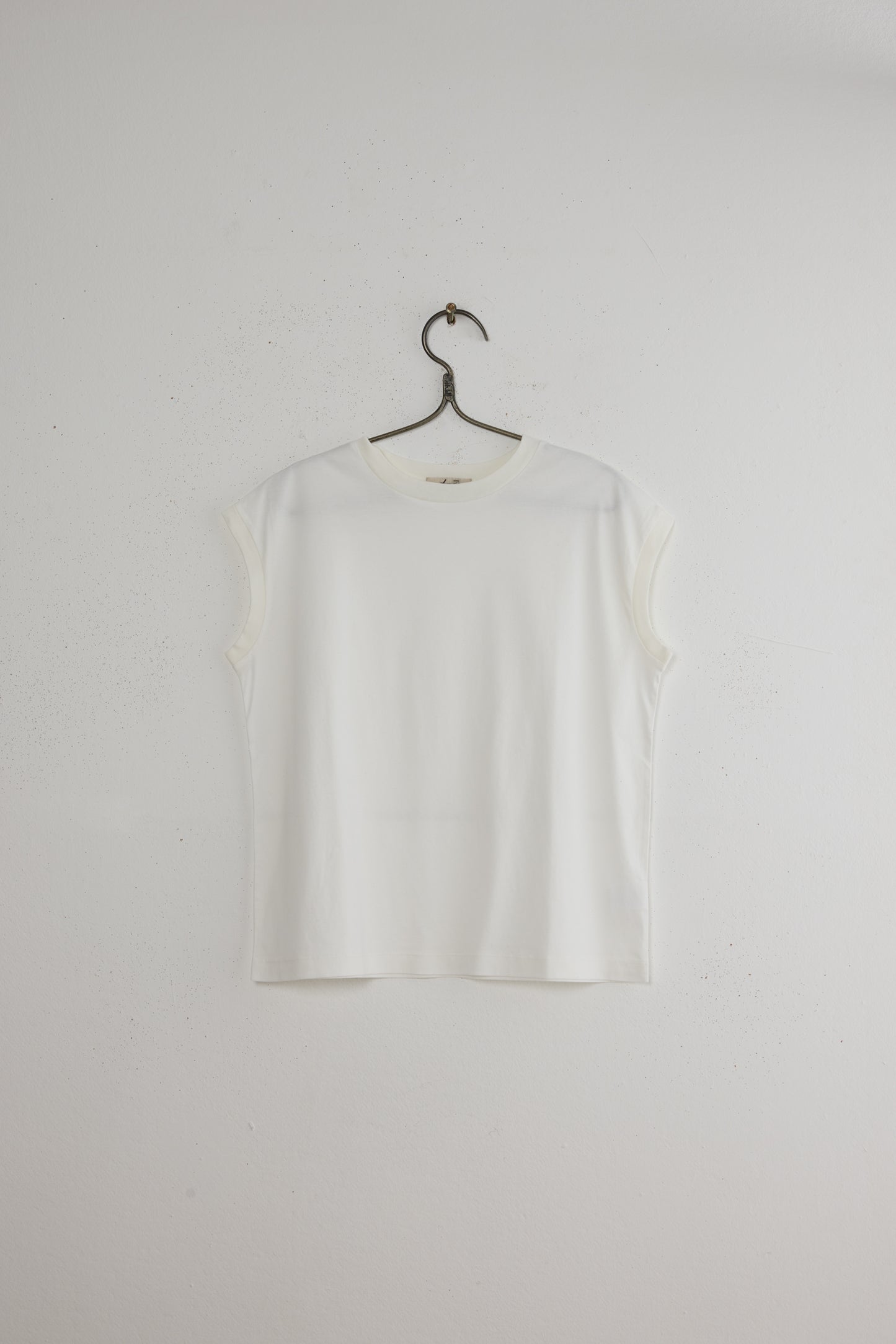 SLEEVELESS PULLOVER C