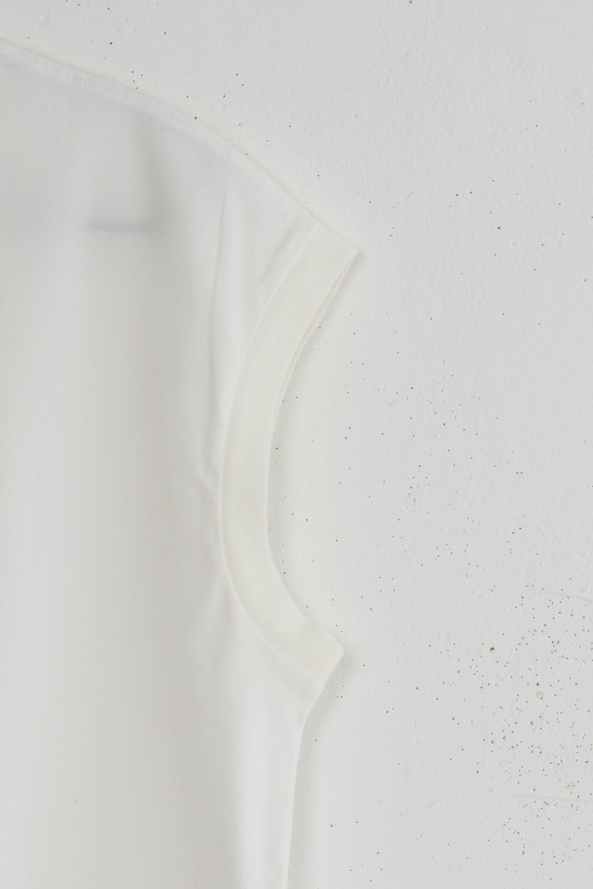 SLEEVELESS PULLOVER C