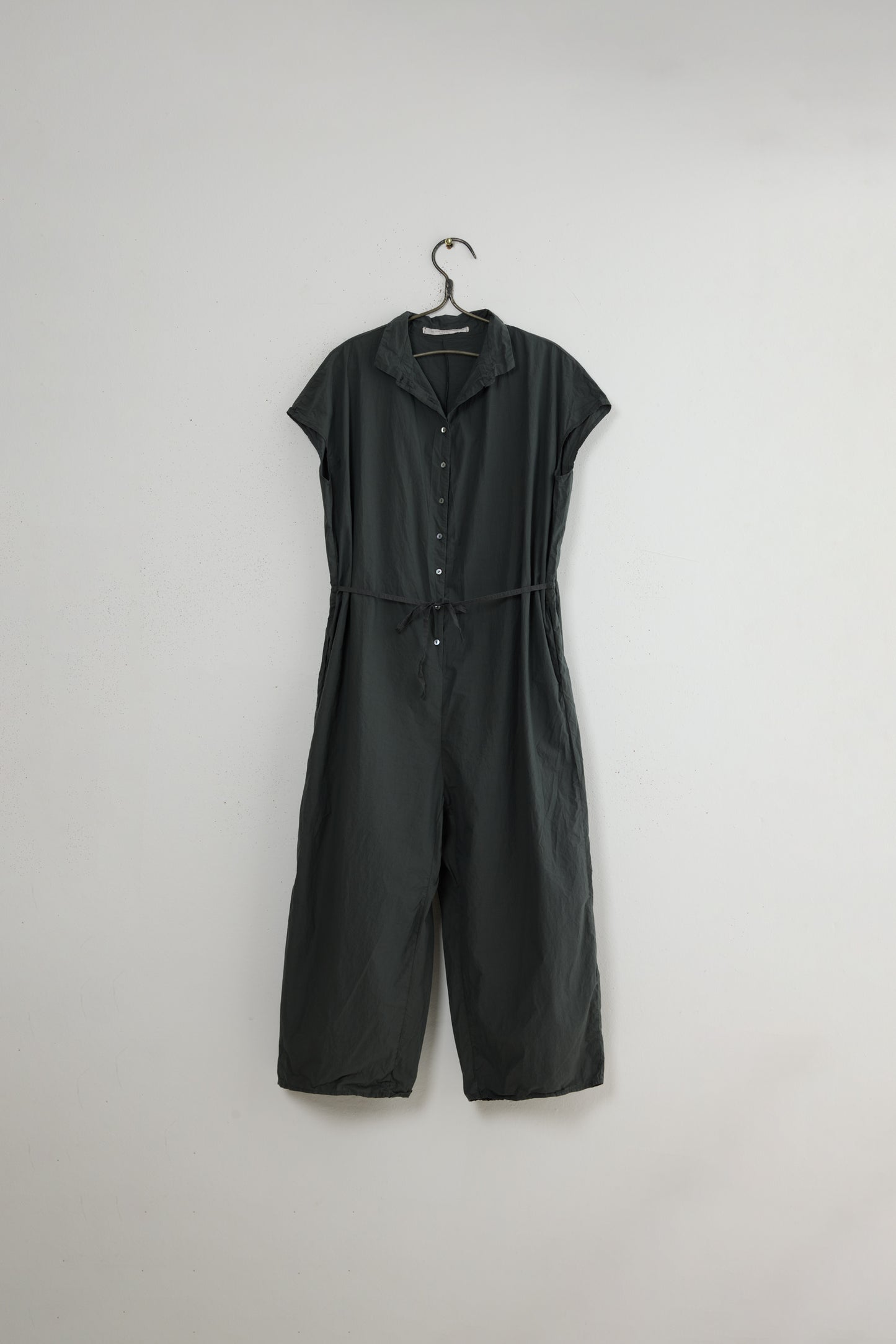 SLEEVELESS COLLAR JUMPSUIT TC