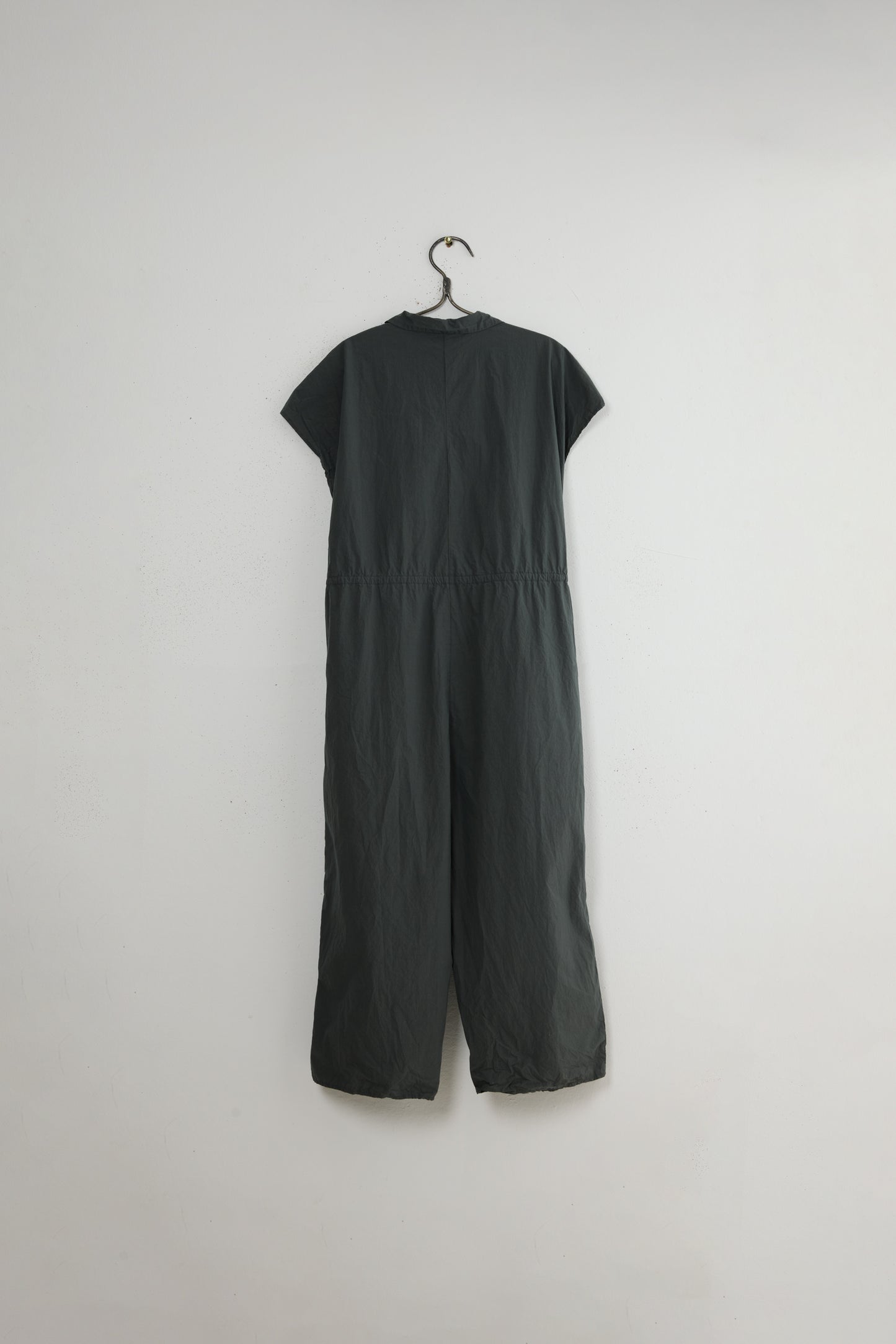 SLEEVELESS COLLAR JUMPSUIT TC