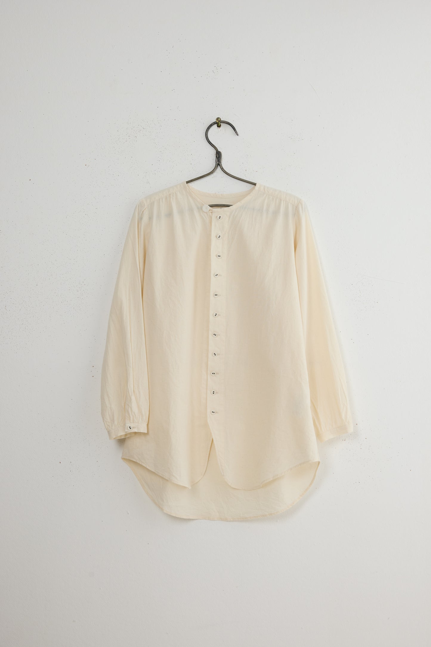 COLLARLESS SHIRT