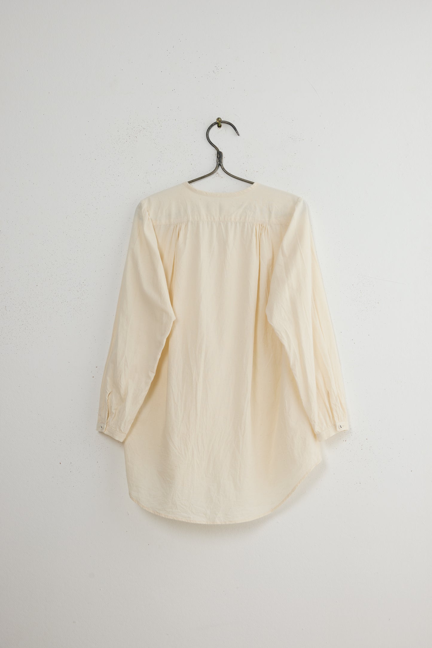 COLLARLESS SHIRT