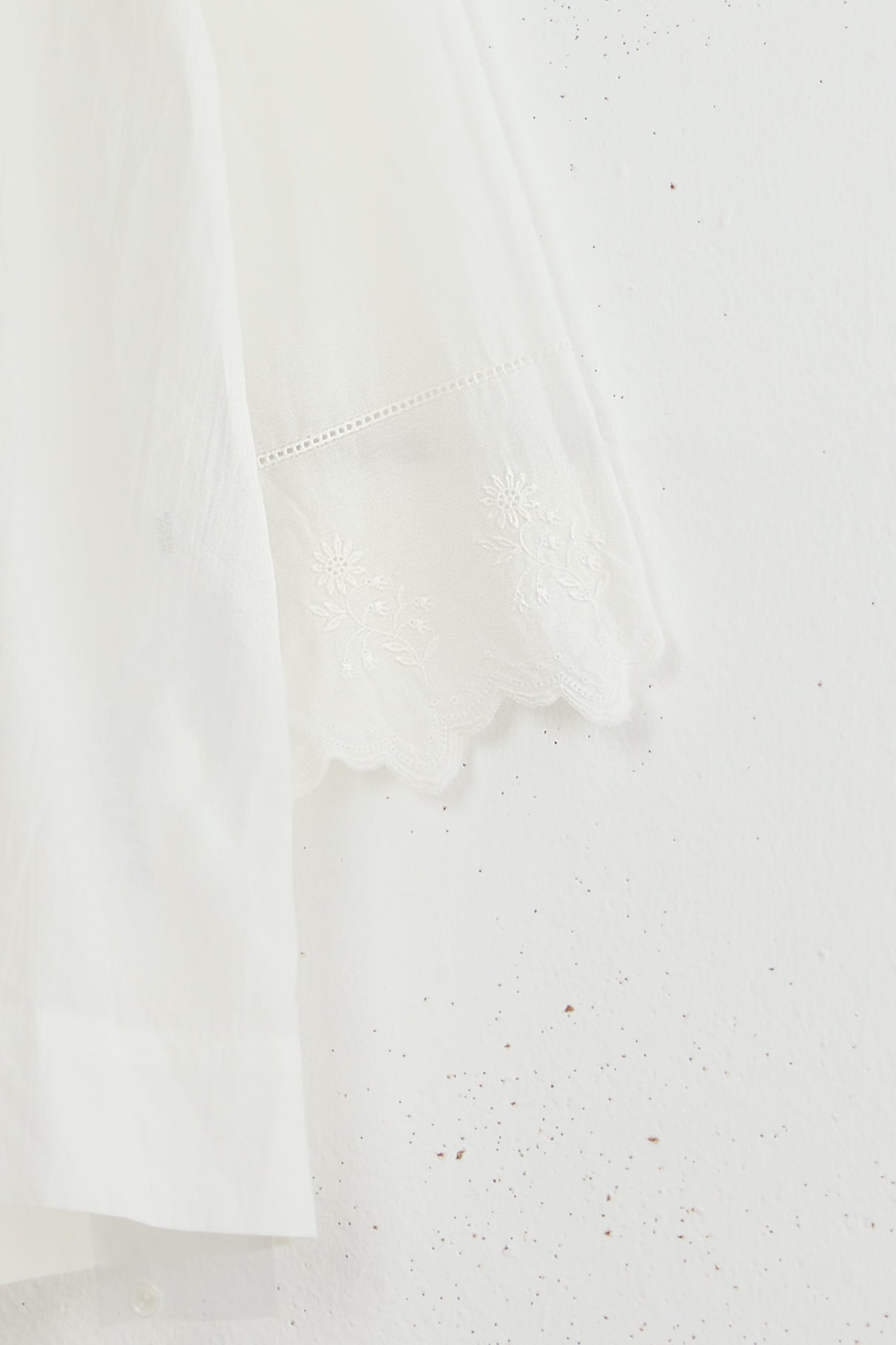 LACE SLEEVE SHIRT