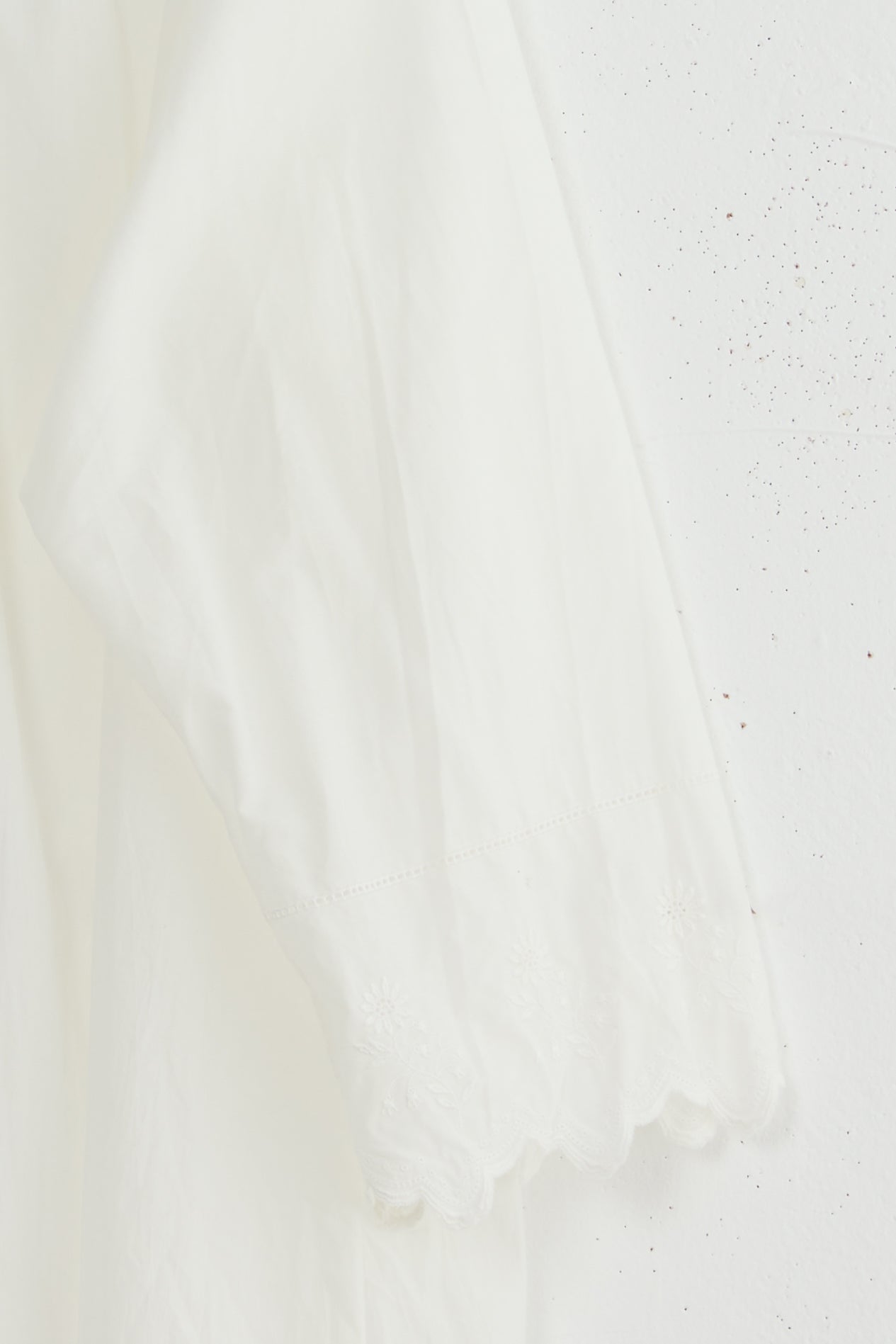 LACE SLEEVE SHIRT