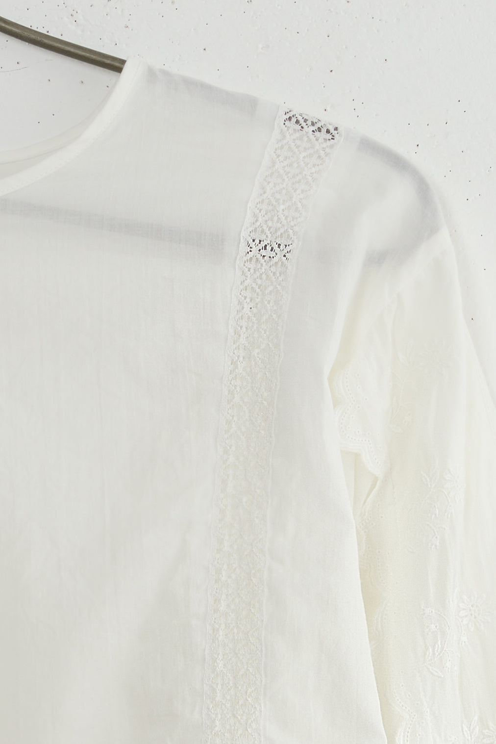 BOX SLEEVE BLOUSE