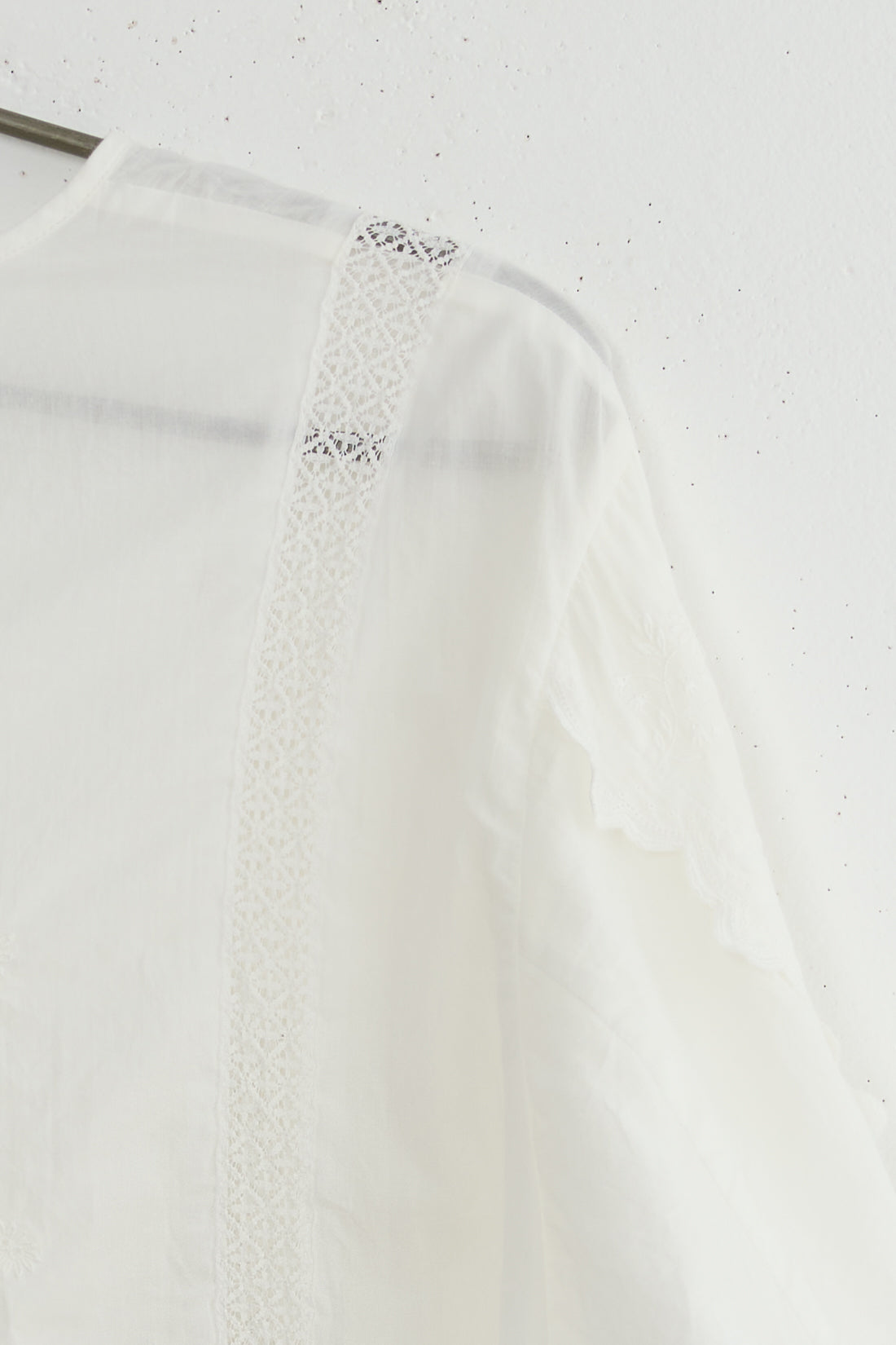 BOX SLEEVE BLOUSE
