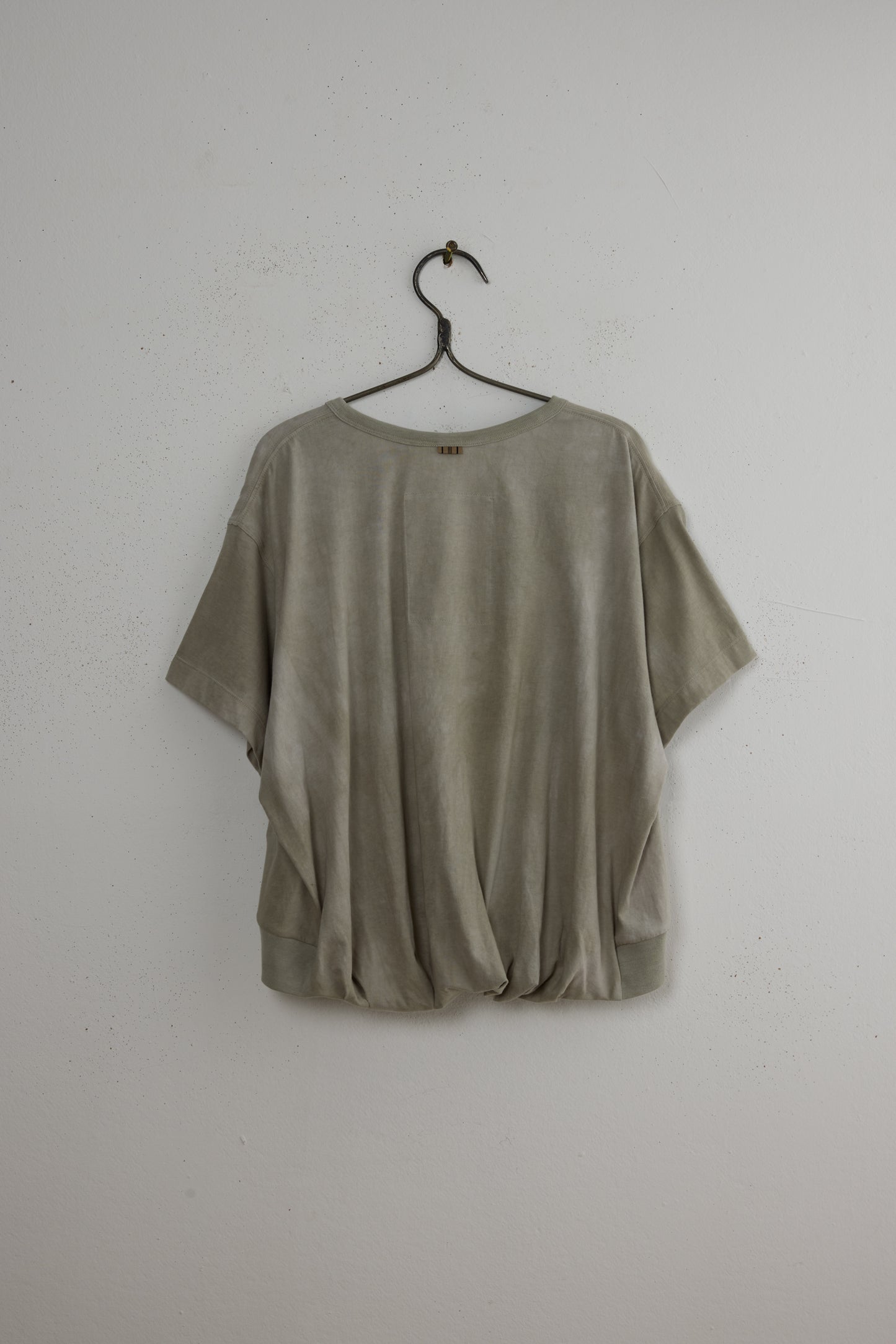 GATHERED T-SHIRT