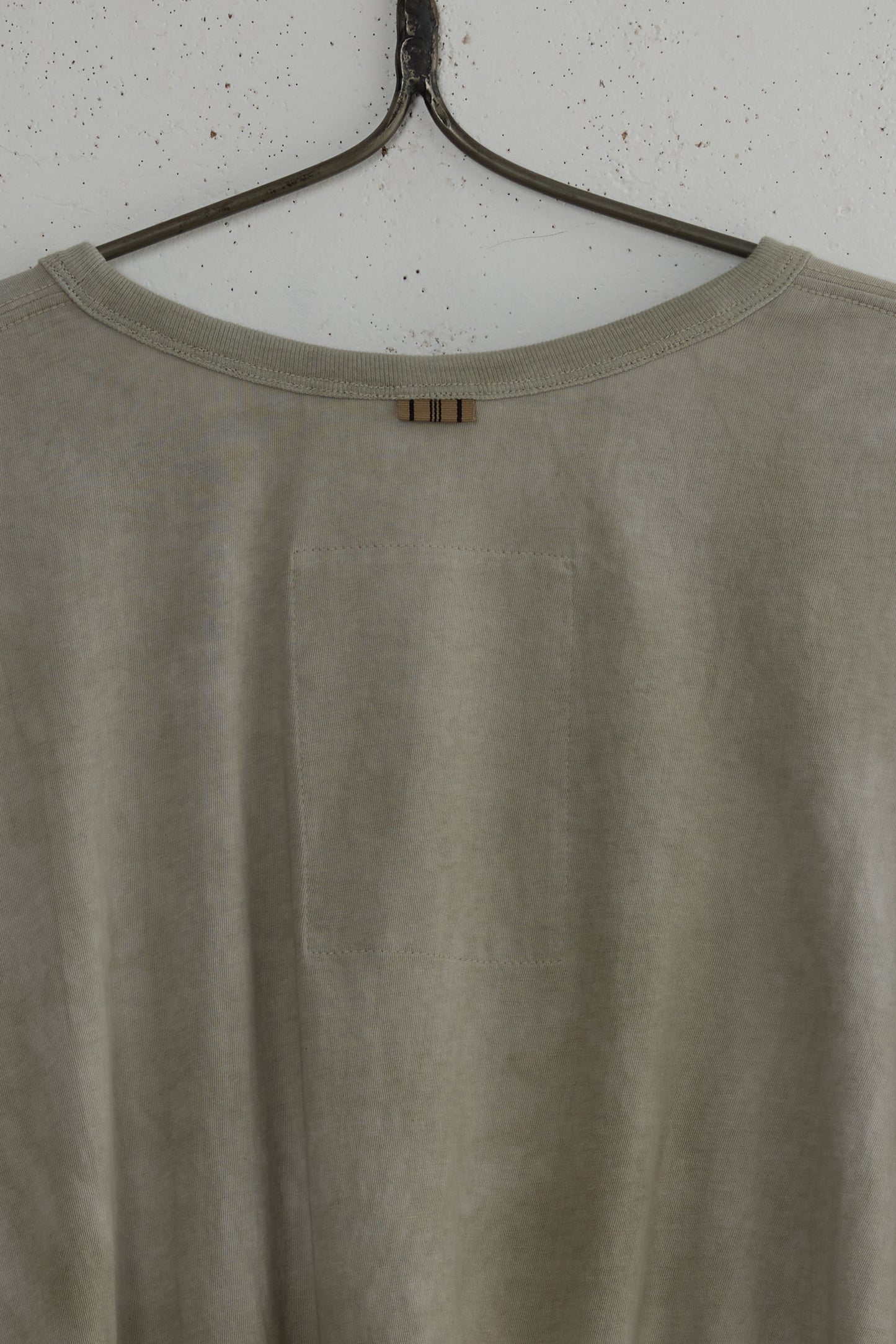 GATHERED T-SHIRT