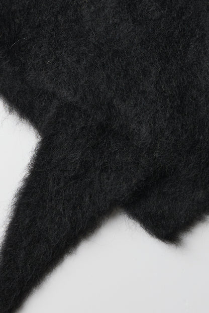 FLUFFY TRIANGLE SCARF