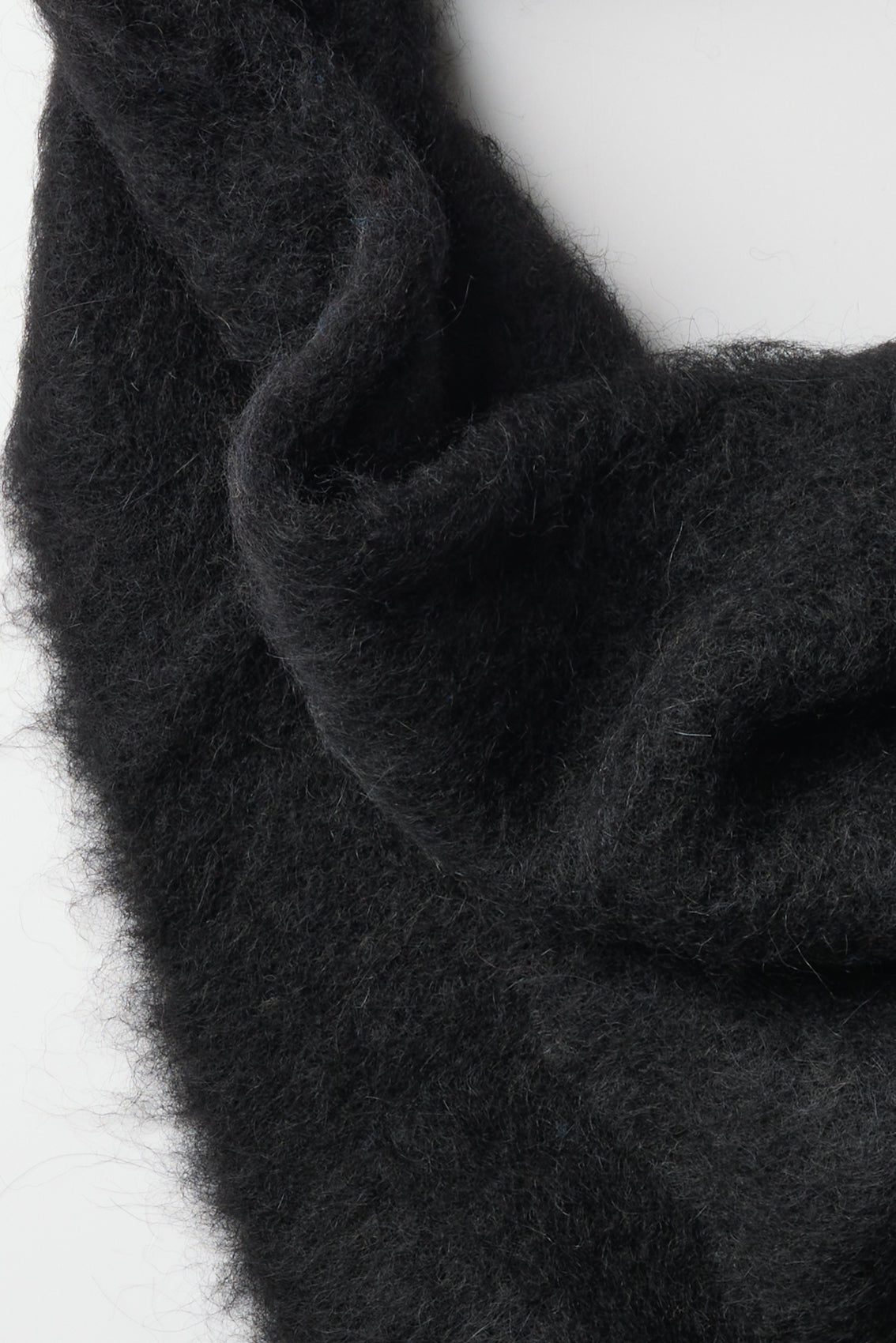 FLUFFY TRIANGLE SCARF