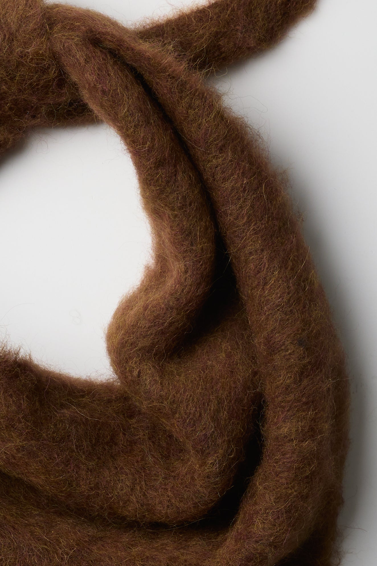 FLUFFY TRIANGLE SCARF