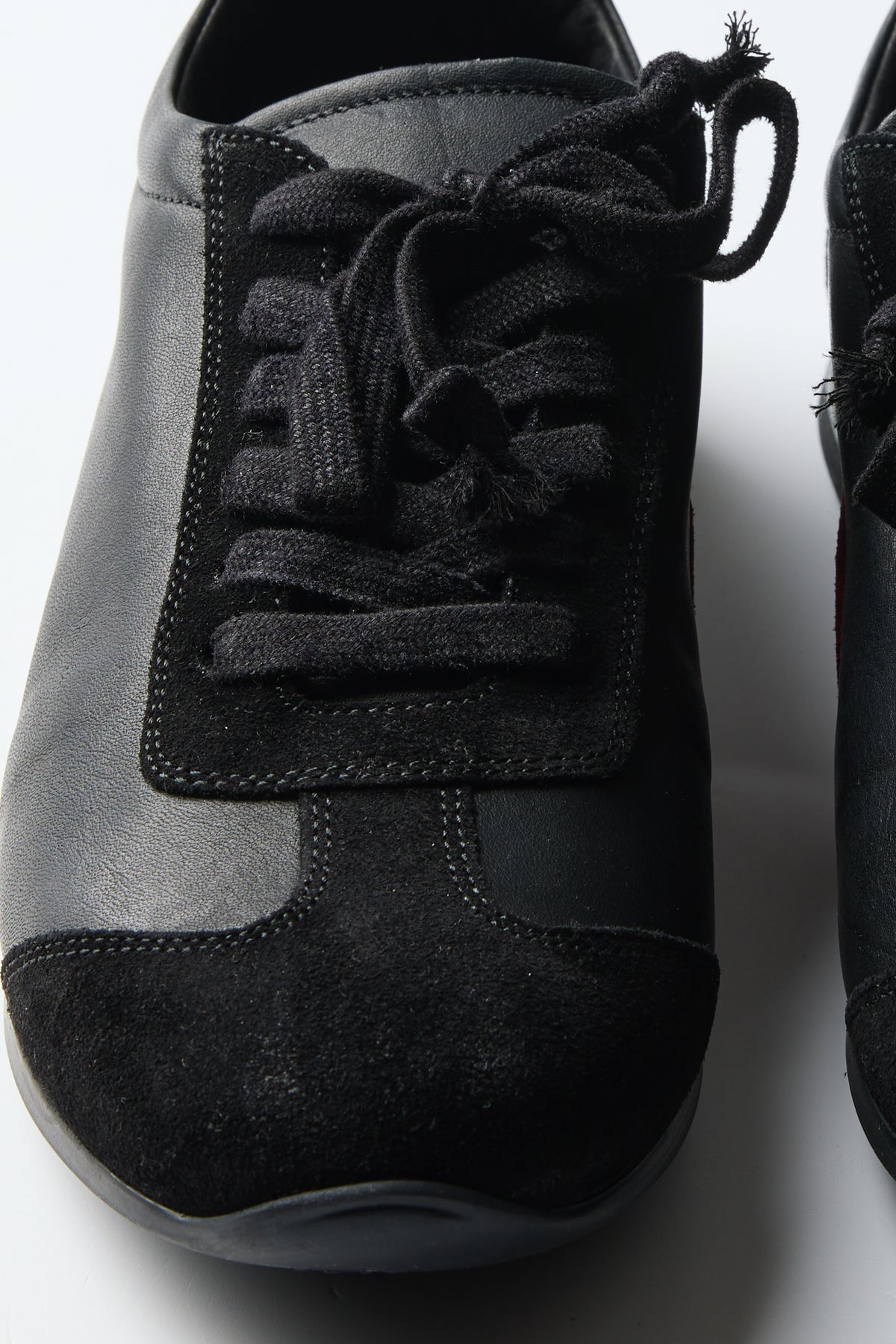 S SNEAKERS