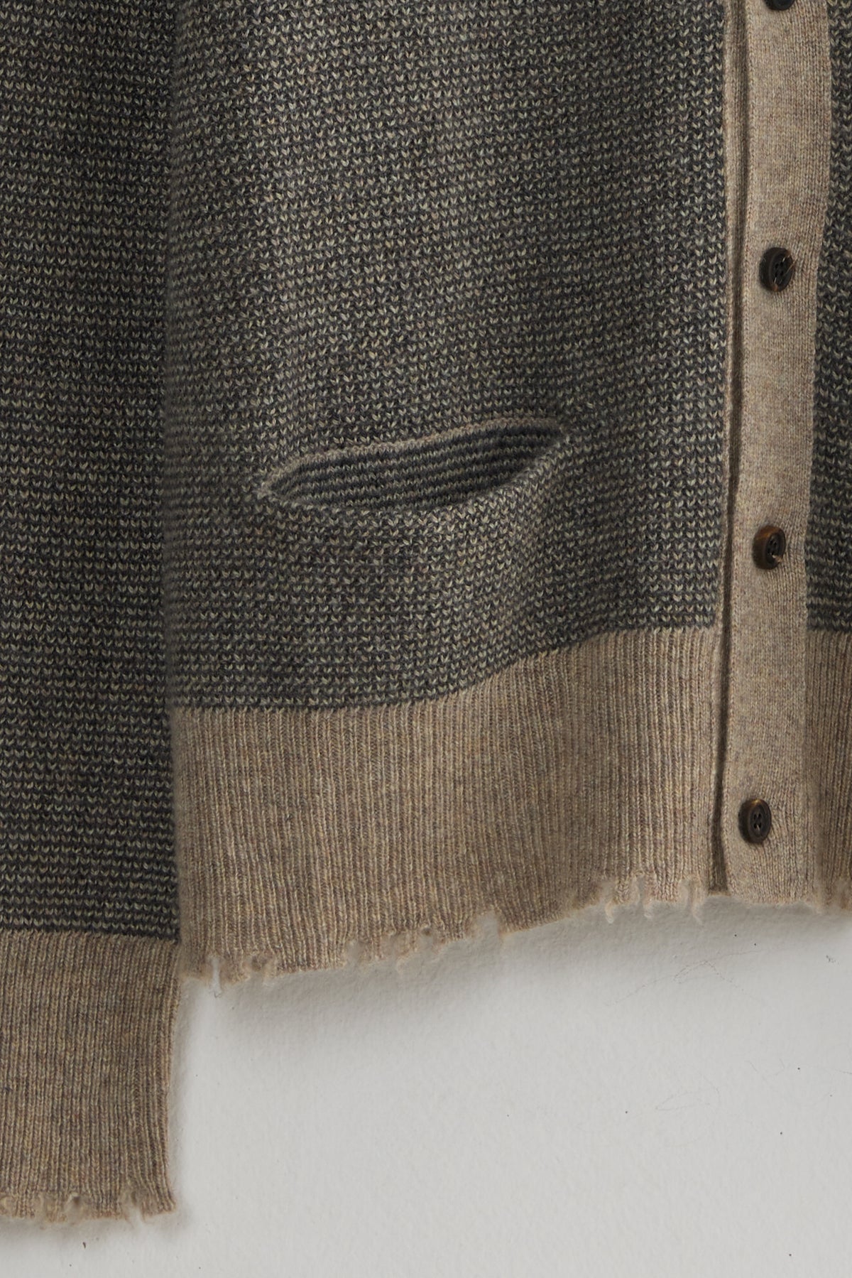 CLASSIC CARDIGAN