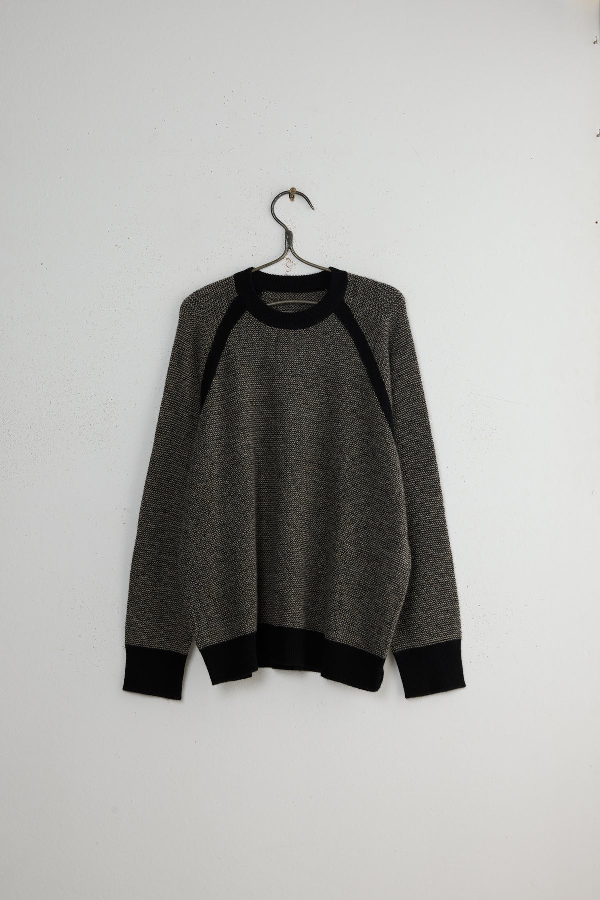 OVERSIZED RAGLAN SWEATER