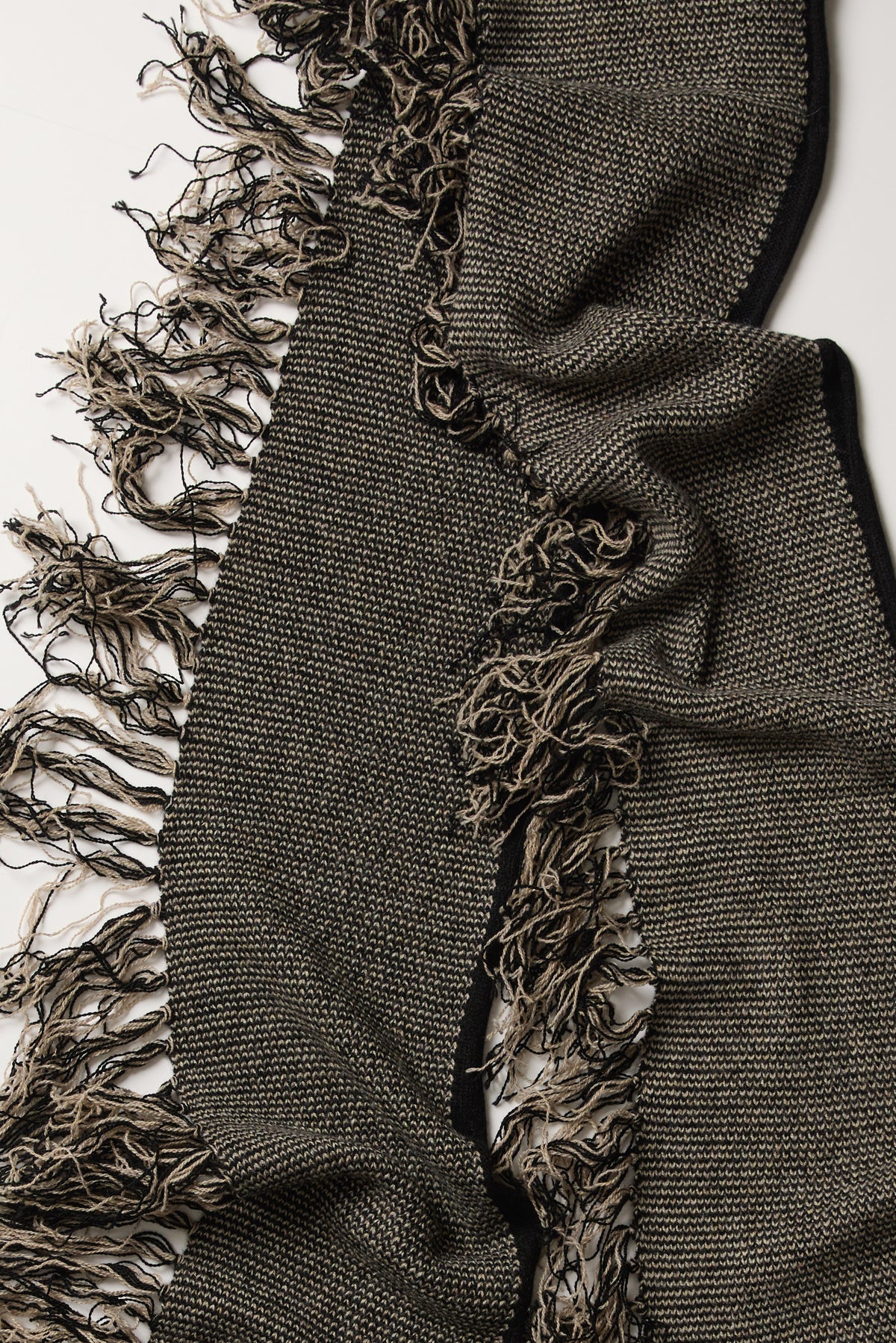 LONG SCARF WITH TASSEL