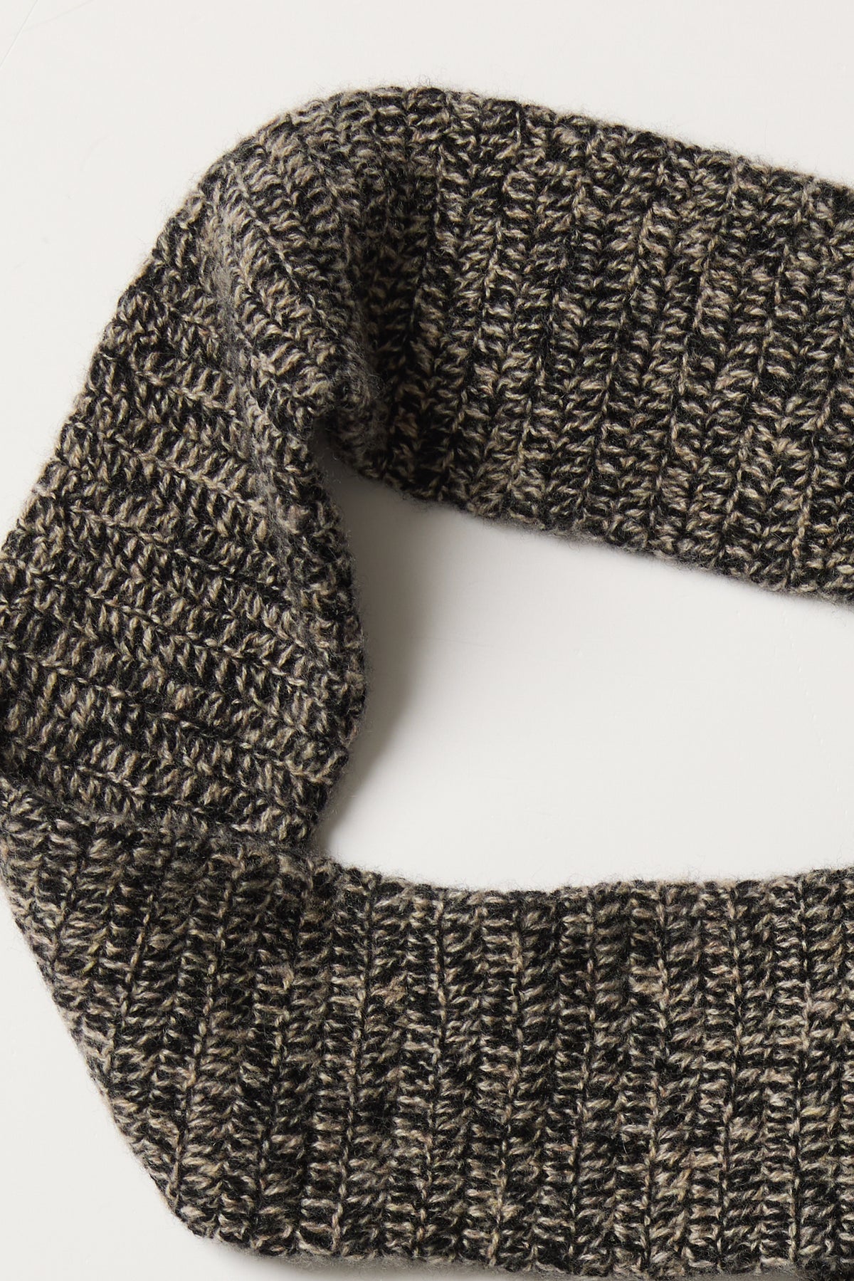 HAND MADE SLIM SCARF