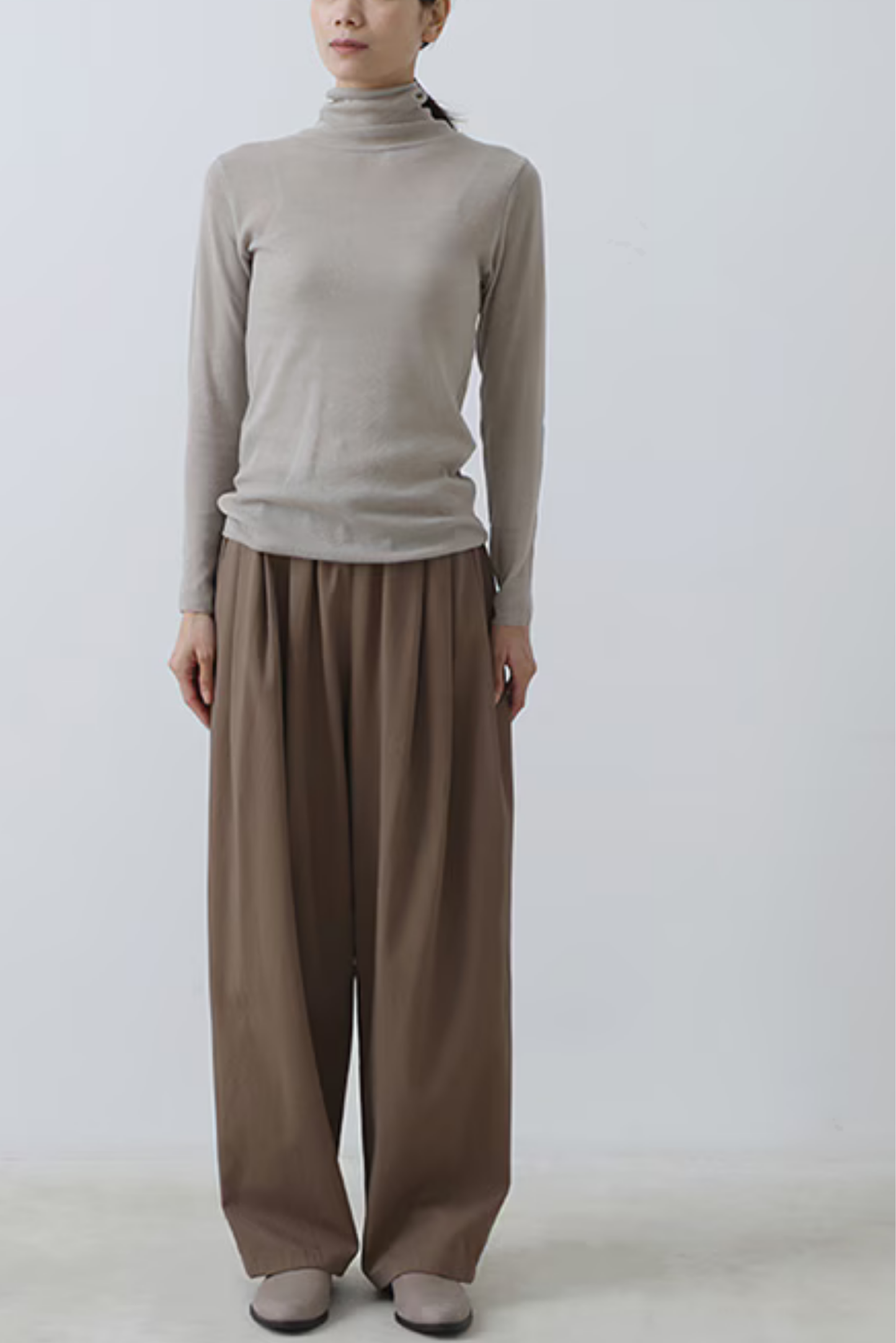 TUCK WIDE PANTS