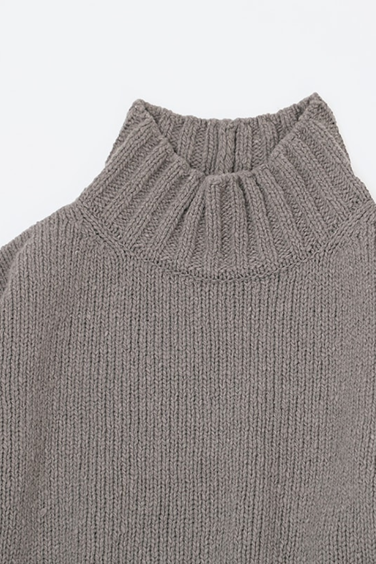 RENEW-WOOL TURTLENECK