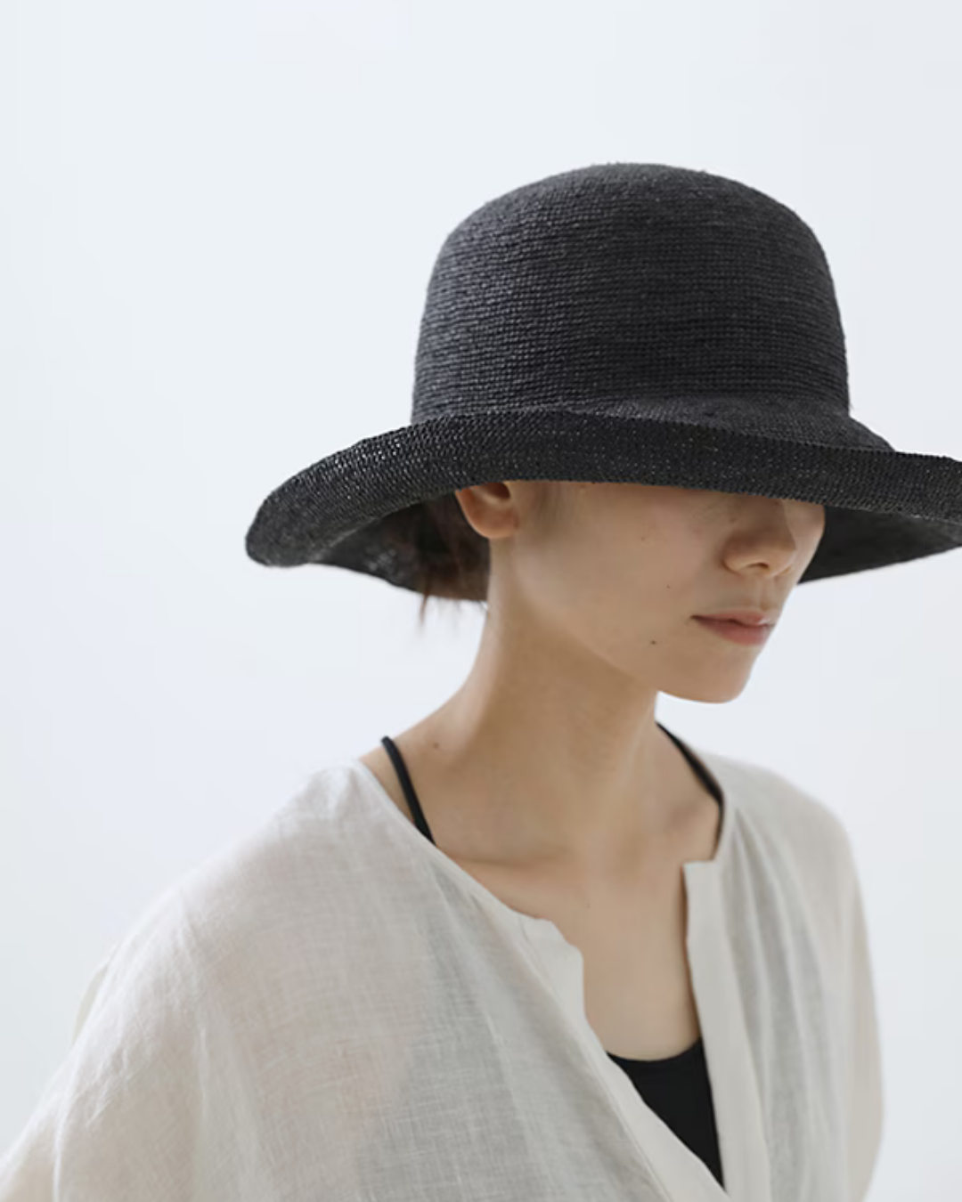 RAFFIA HAT