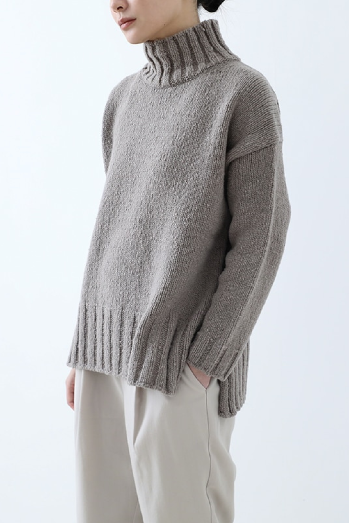 RENEW-WOOL TURTLENECK