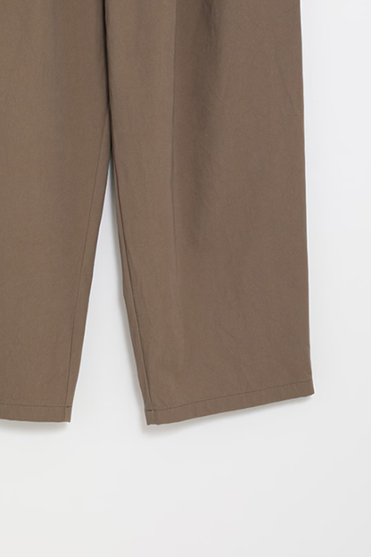 TUCK WIDE PANTS