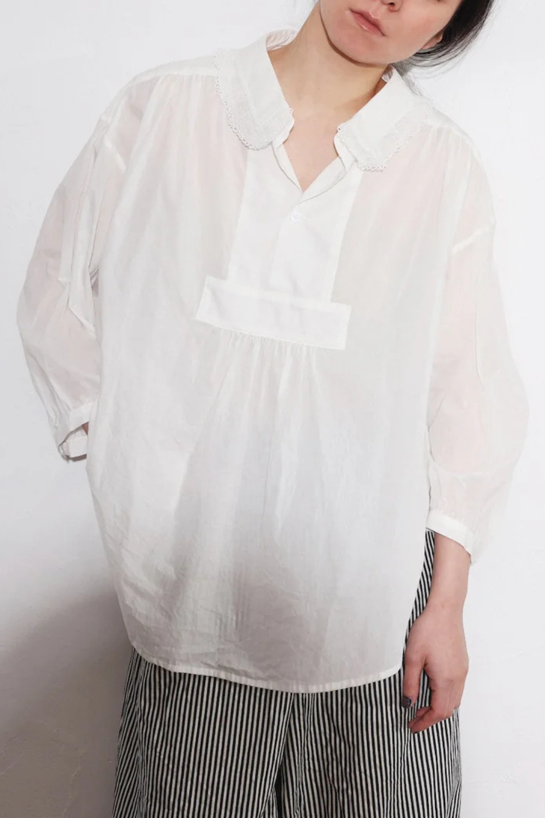 FRILL COLLAR BLOUSE