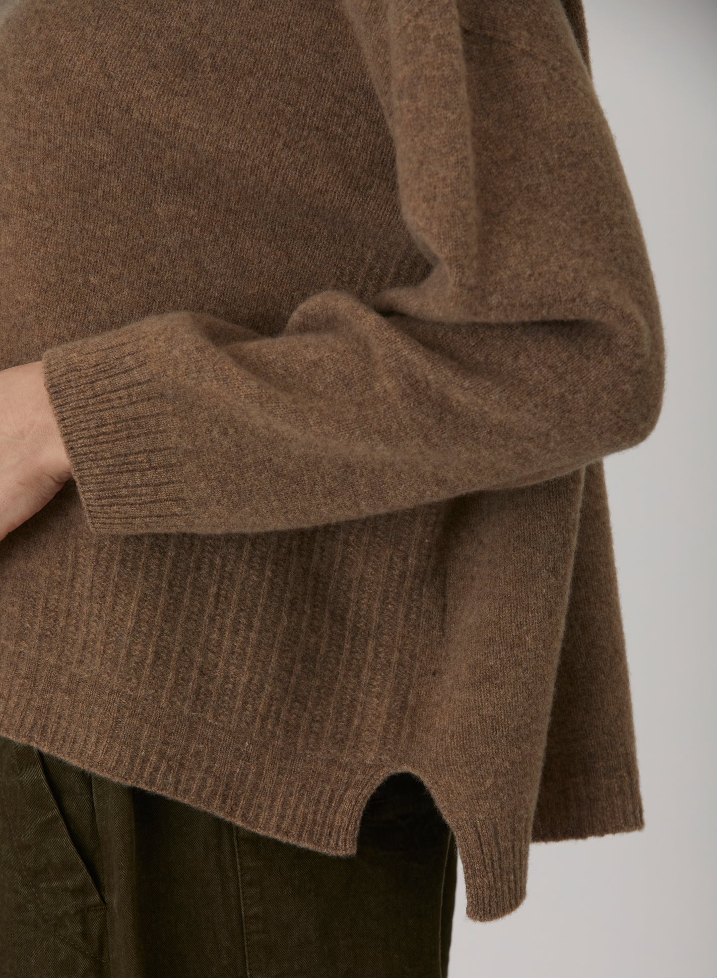 Fine Wool Patterned Panel Switch Square Shape Pullover
