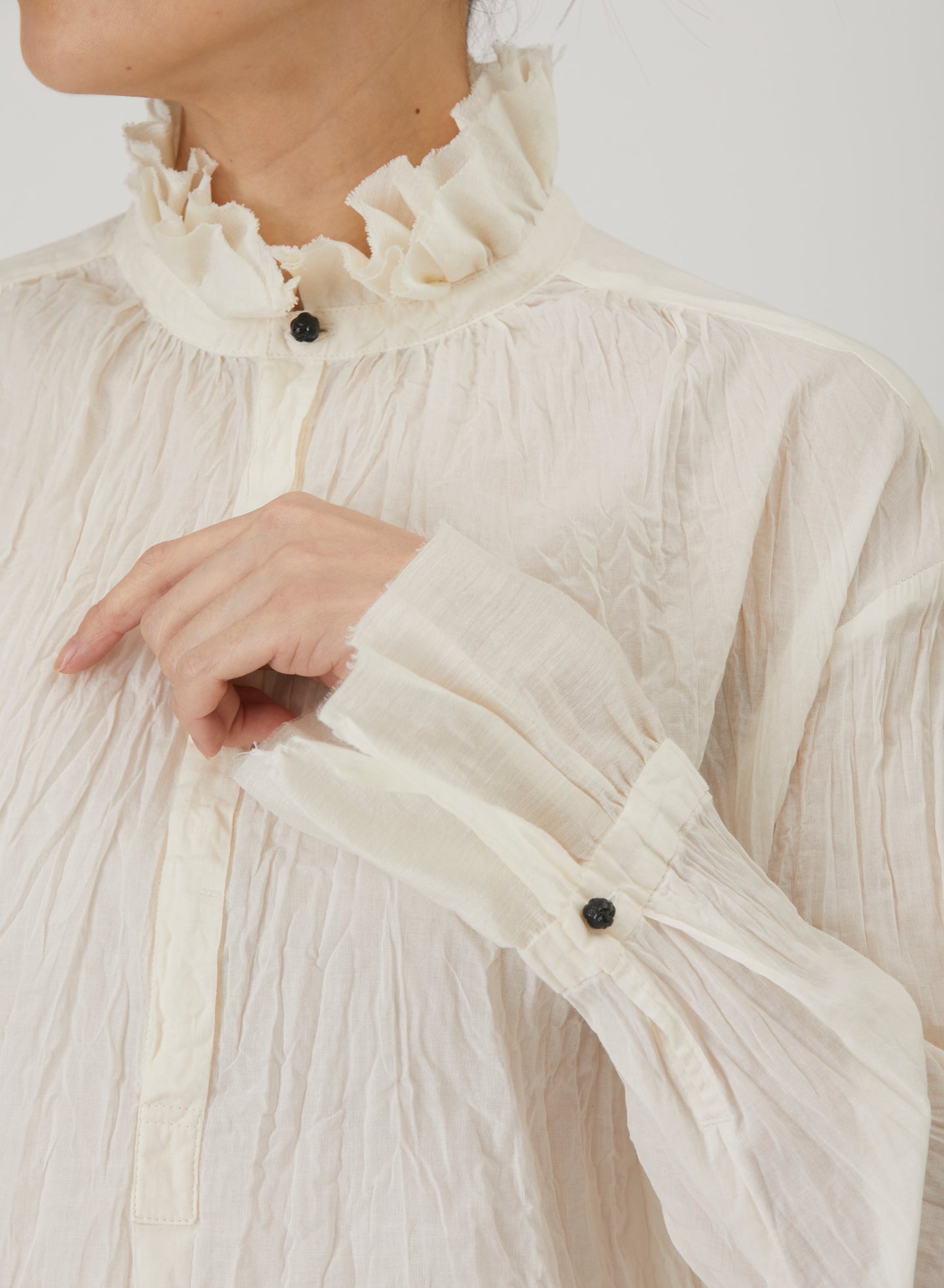 CL RUFFLE BLOUSE